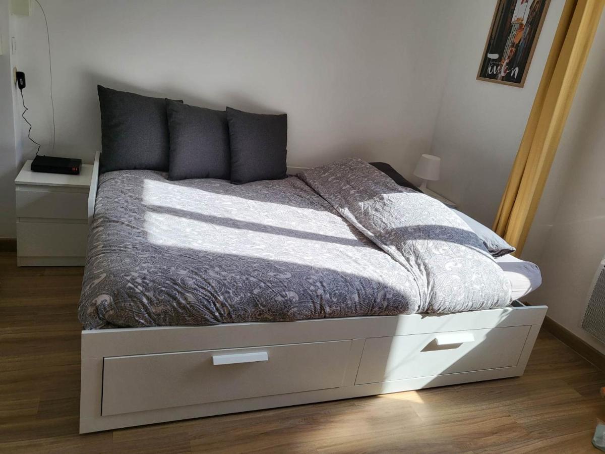 Studio Sur Le Port De Тулон Екстер'єр фото